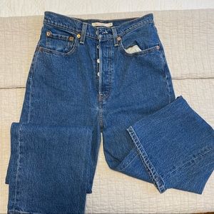 Levi’s Ribcage Straight Jeans